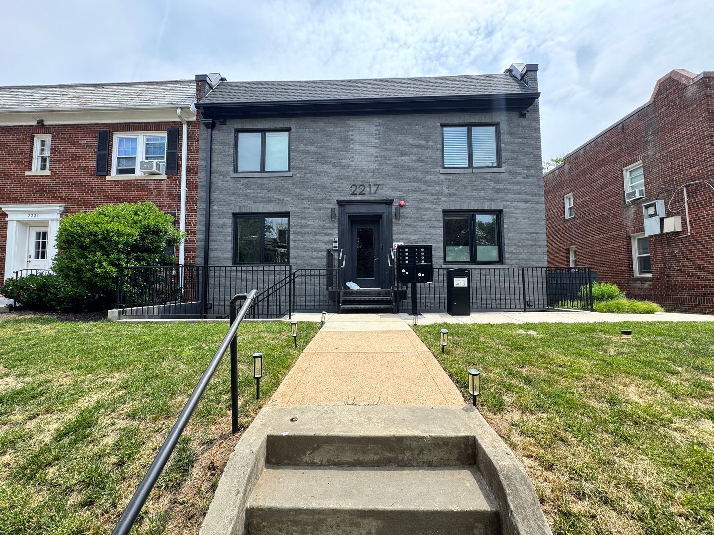 Washington Condo: 2217 40th Place