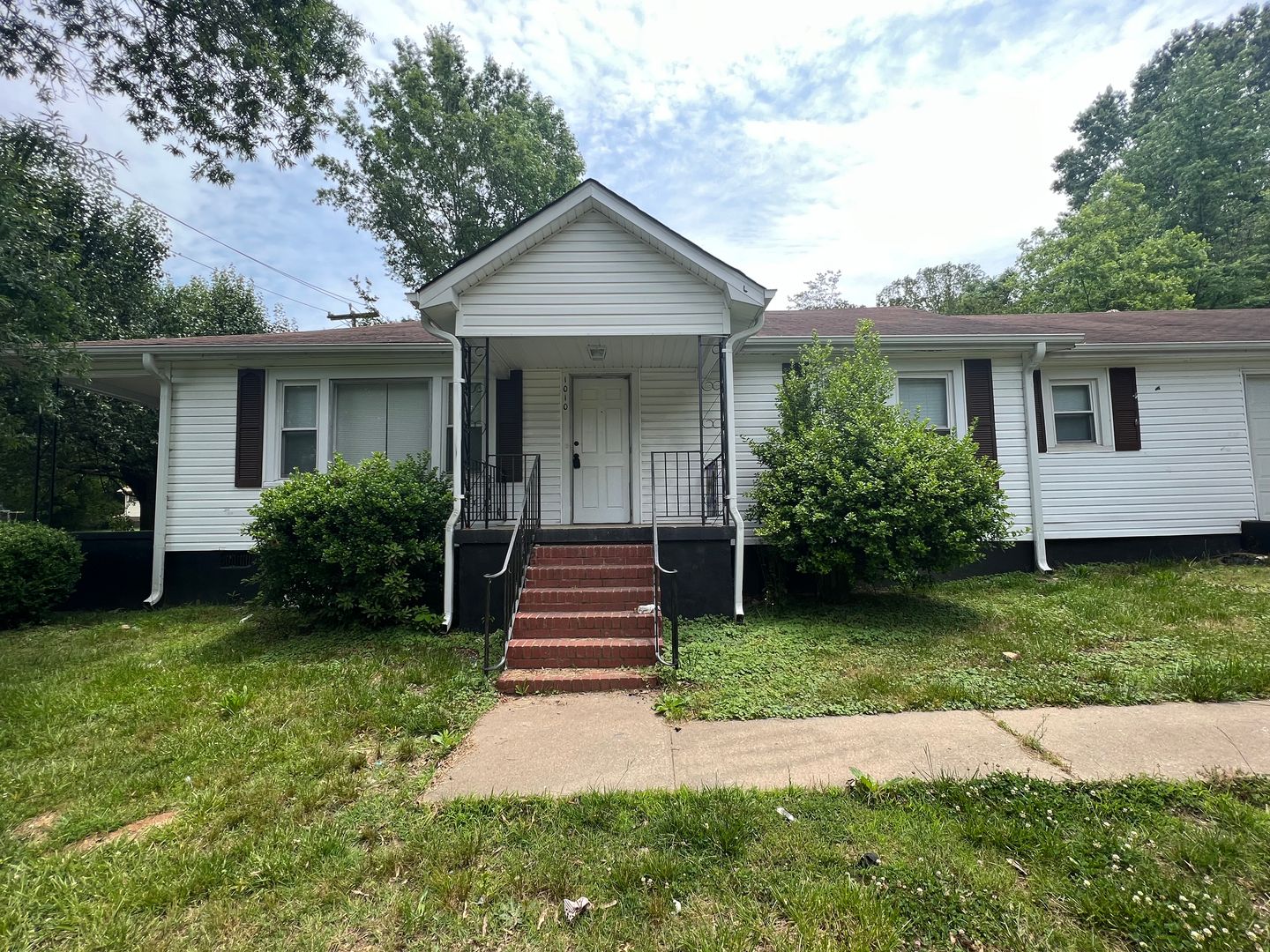 Kannapolis House: 1010 W. A