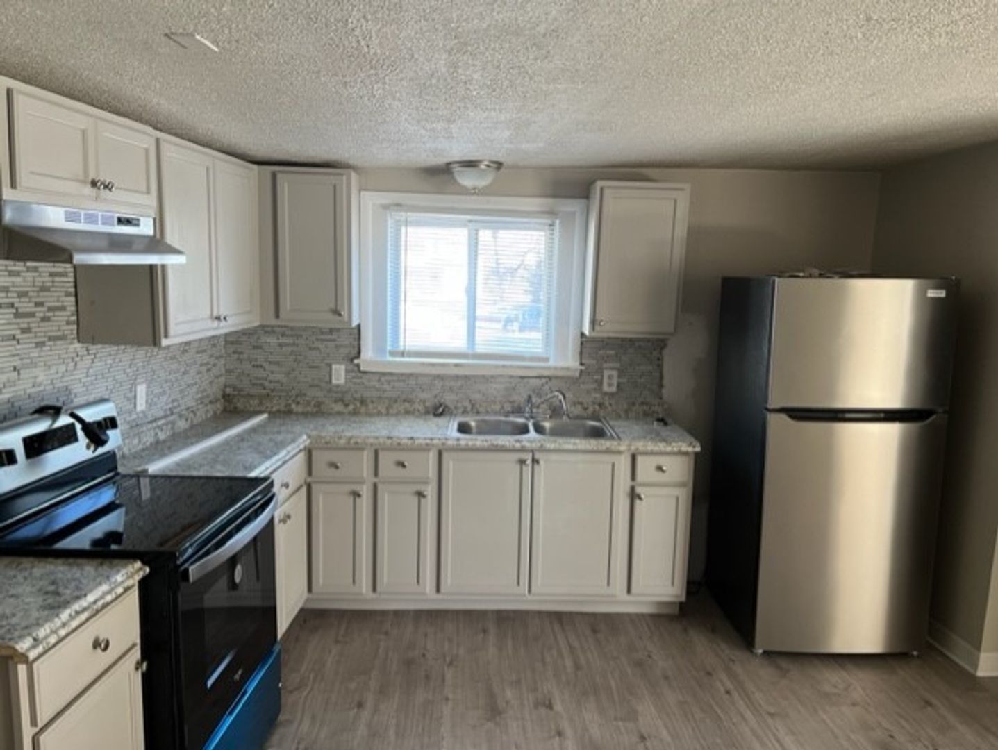 Middletown Apartment: 136 Spring St