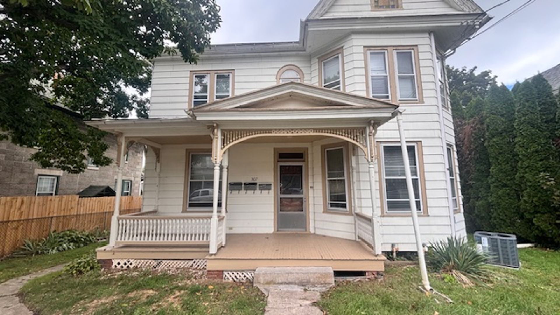 Marysville Apartment: 307 Lincoln St