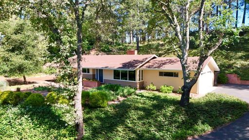 Peaceful and Easy Feeling, Angwin 3 Bedrooms, 2 Bathrooms