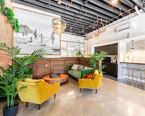 *Coming soon* Live in the heart of Gaslamp! Furnished Studio Suite! – photo 1