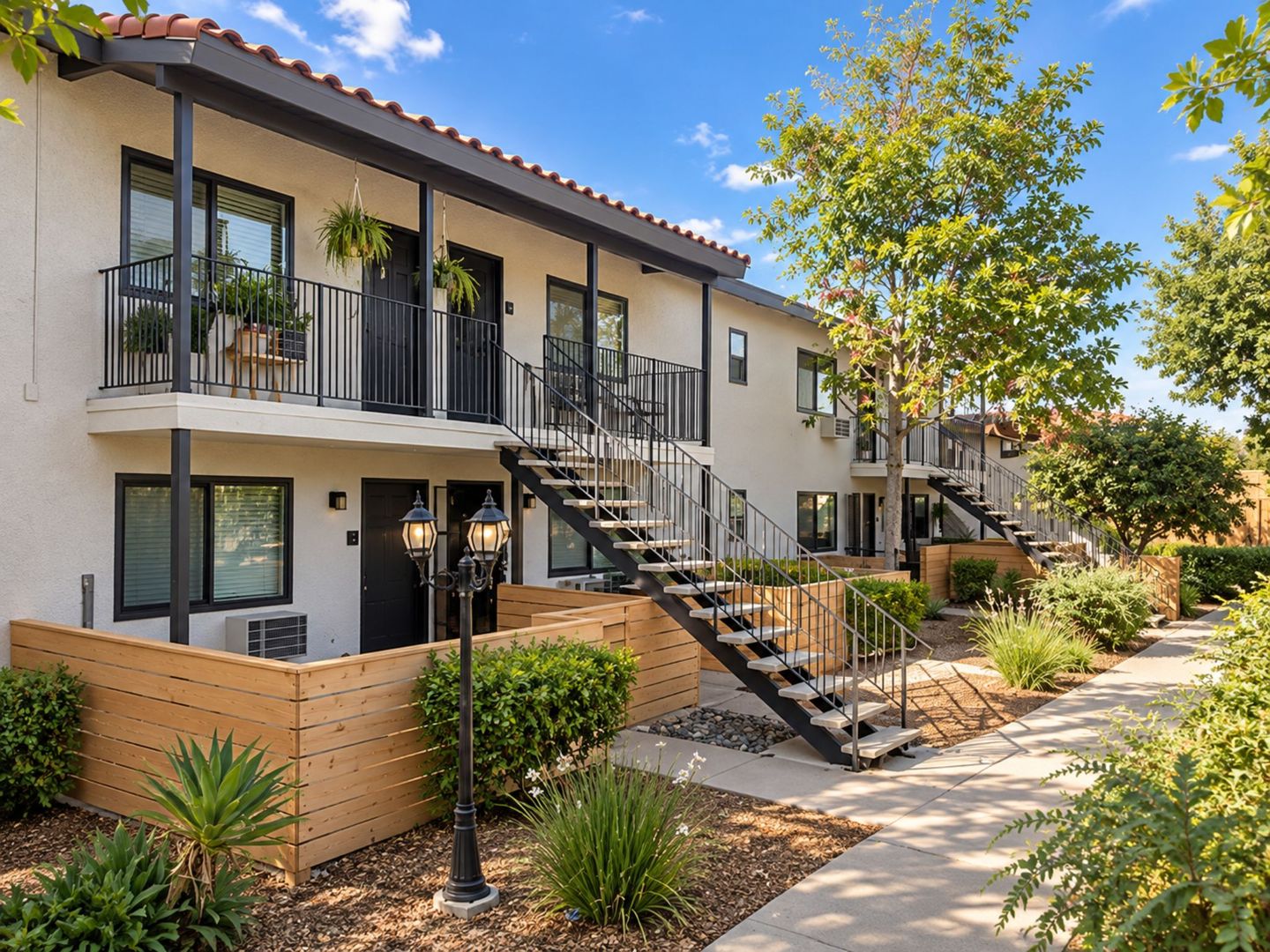 Vista Apartment: 628 W. California Avenue