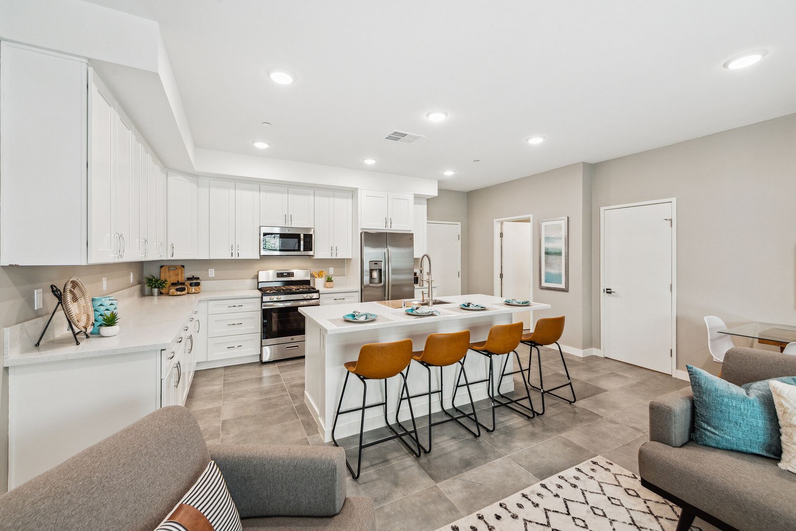 Vista Apartment: 1452 Vista Heights Way