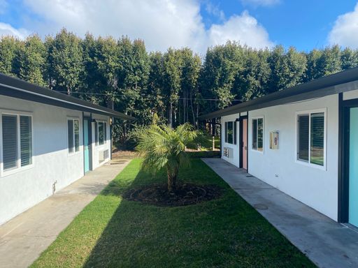 MOVE IN TODAY ~ Rest of July Rent FREE!! STUDIO Apartment in the Heart of Carlsbad!
