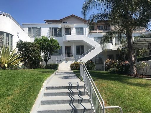 Studio 4 U!! Updated! $700 off your first months rent Look & Lease – photo 1