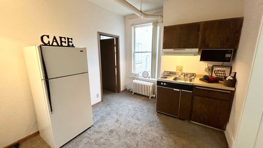 Beautiful 1 bed 1 bath unit ready NOW – photo 1