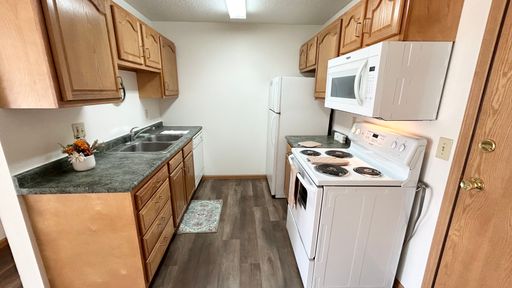 Pet Friendly 2 bedroom 1 bathroom for Rent! – photo 1