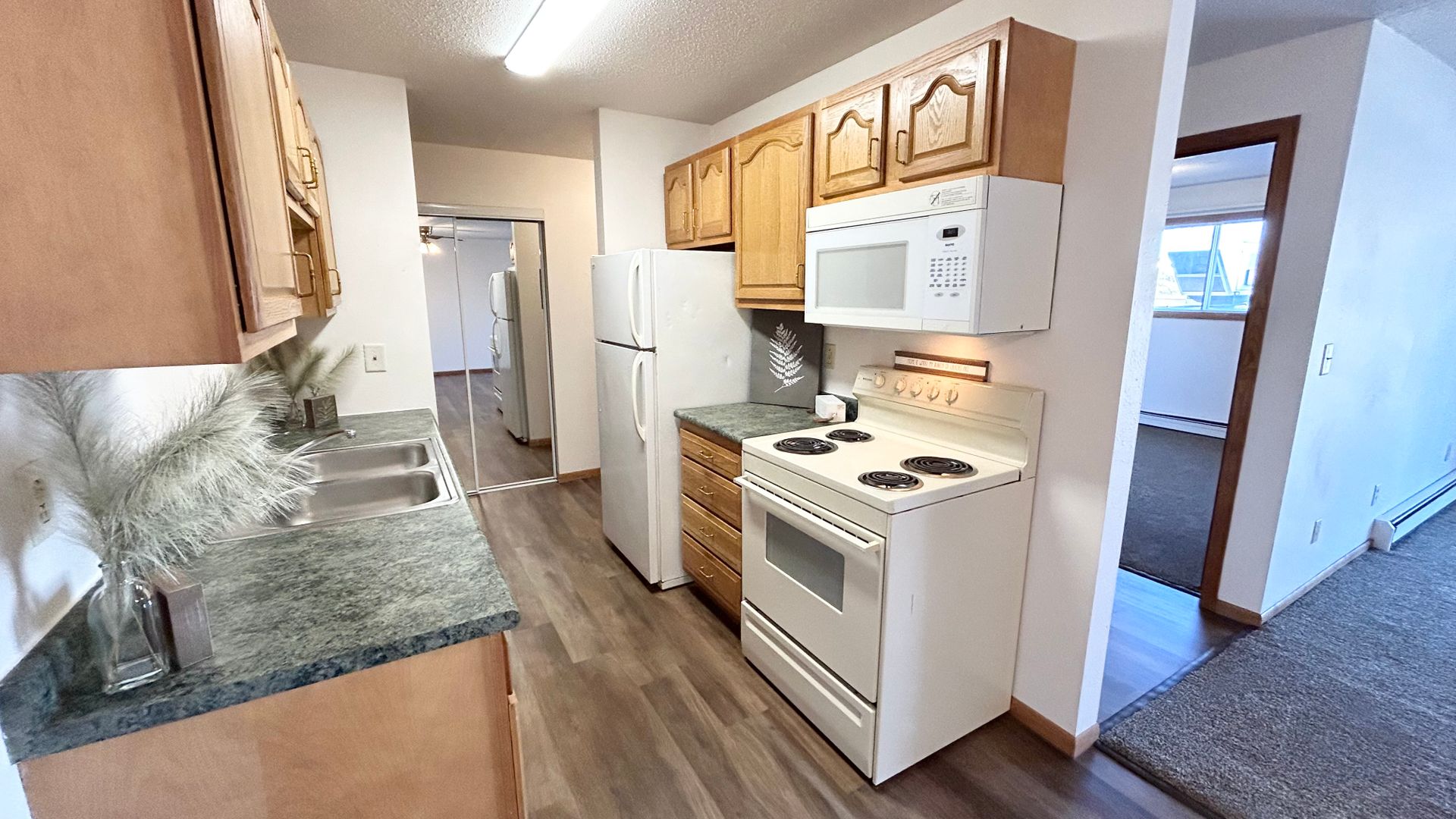 Fargo Apartment: 1342-1350 N. Broadway