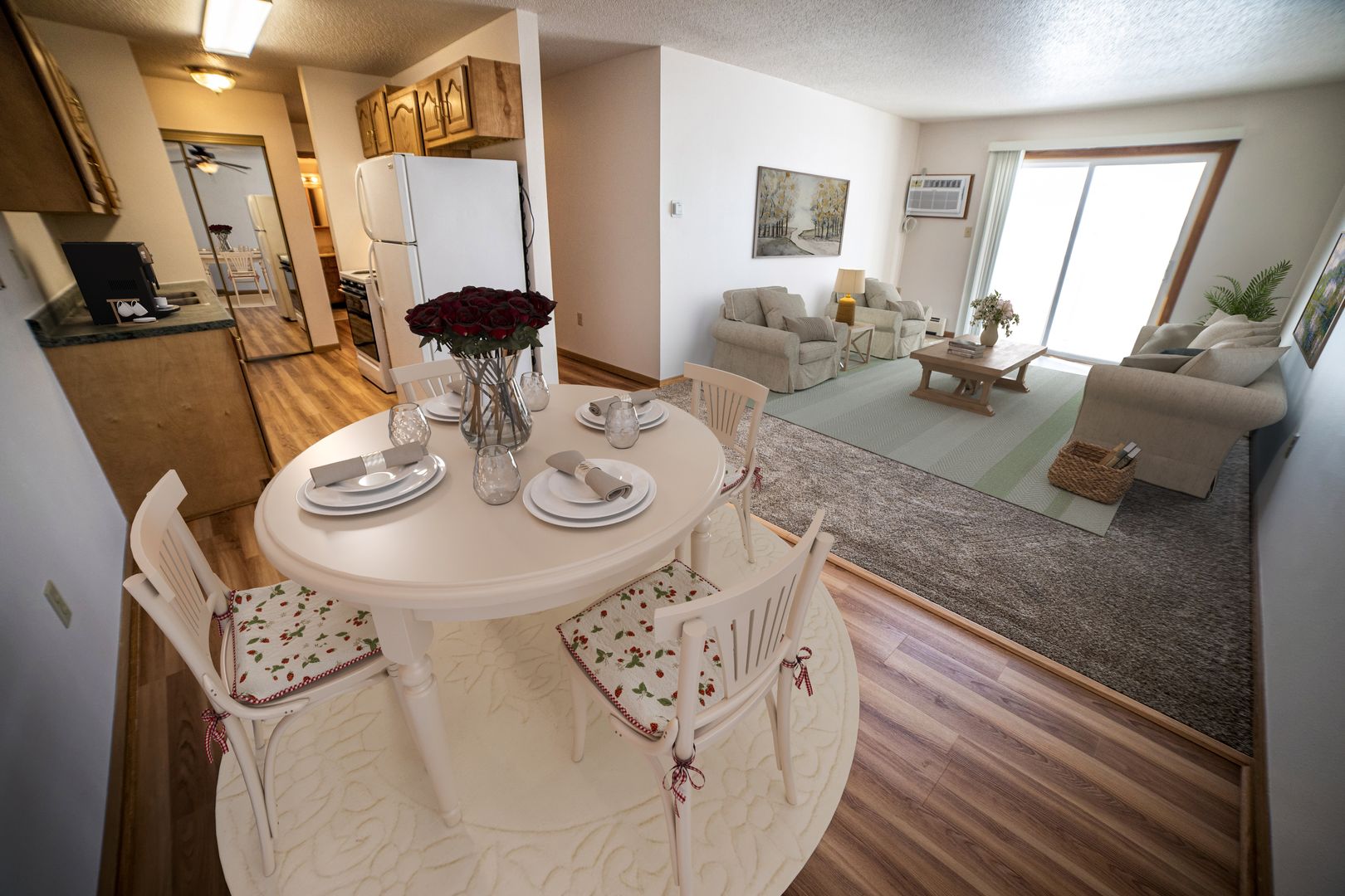 Alexandria Apartment: 1813-1815 Aga Drive