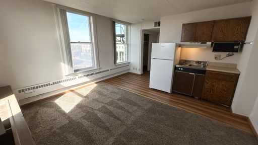 26 Robert St N, Apt 420