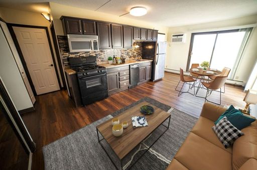 The Birch Studio: Smart Style in the Heart of Uptown – photo 1