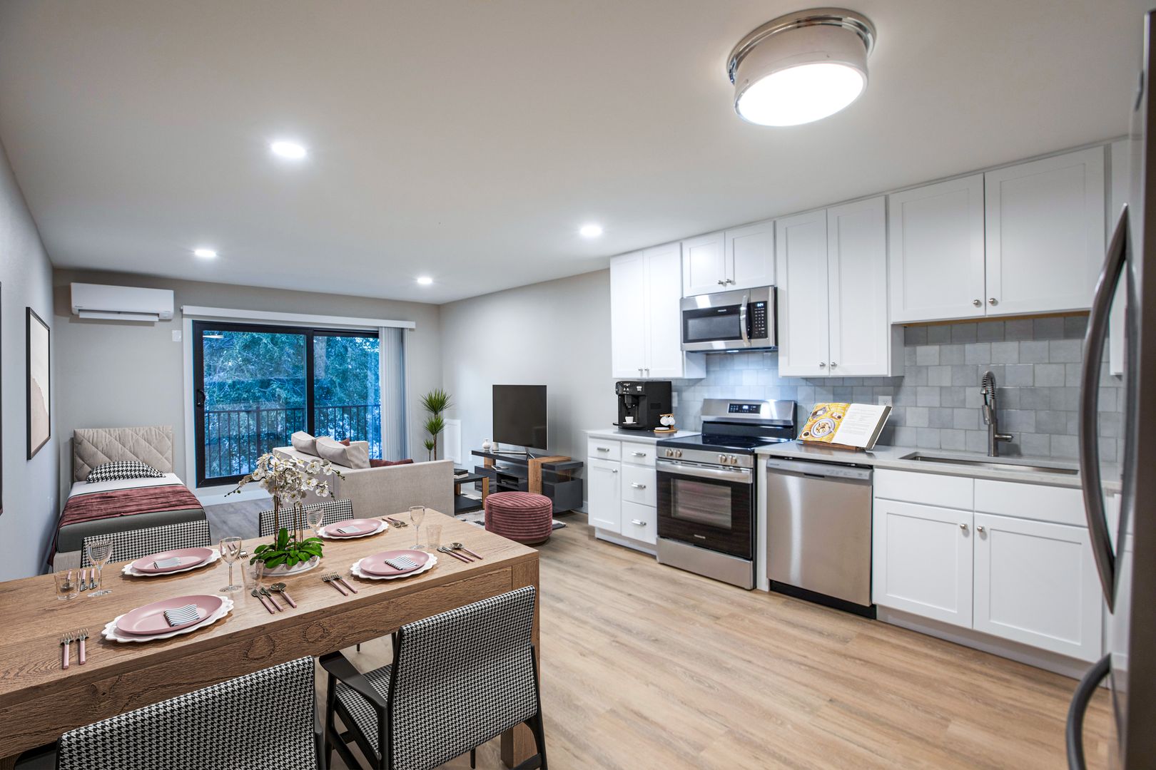 Excelsior Apartment: 322 Lake Street