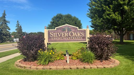 Spacious 1 Bedroom Apartment | 842 SF