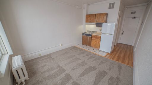 26 Robert St N, Apt 412