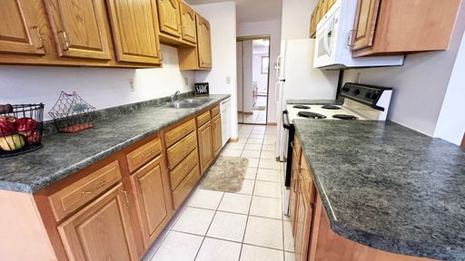 Garden level 2 bedroom 1 bathroom for Rent! – photo 1