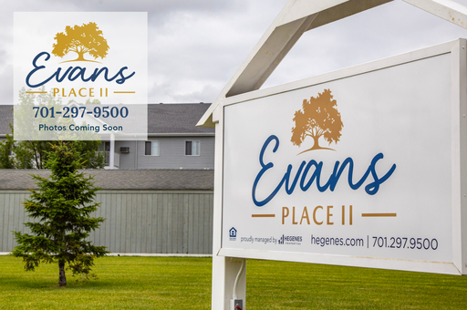 Beautiful 2 bedroom 1 bathroom with in unit laundry! – photo 1