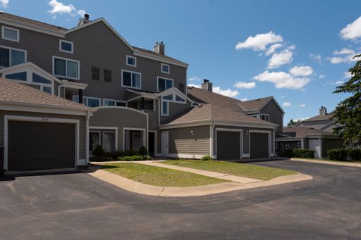 Lake Johanna 2 Bed, 2 Bath Townhome | Bristol Village – photo 1