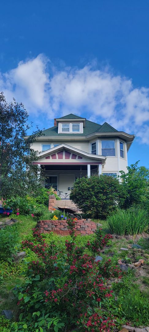 Duluth Apartment: 1817 E 1st St