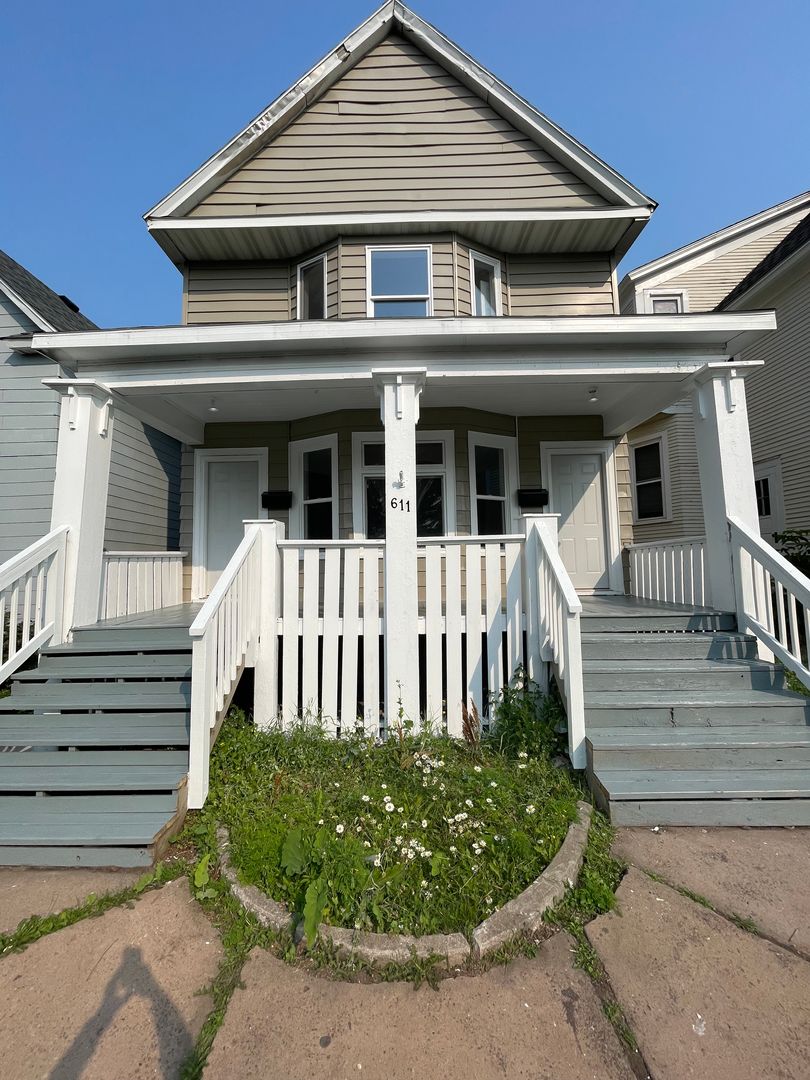 Duluth Apartment: 611 E 6th St