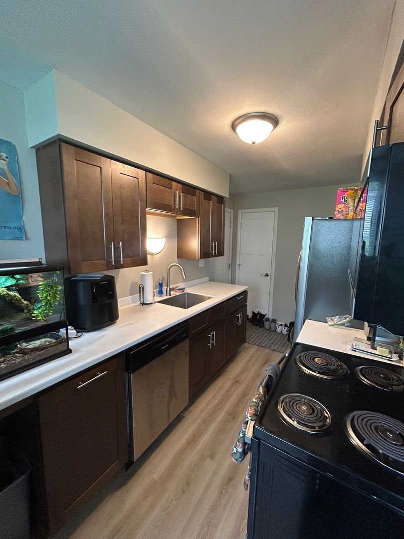 Duluth Apartment: 1807 E 3rd St