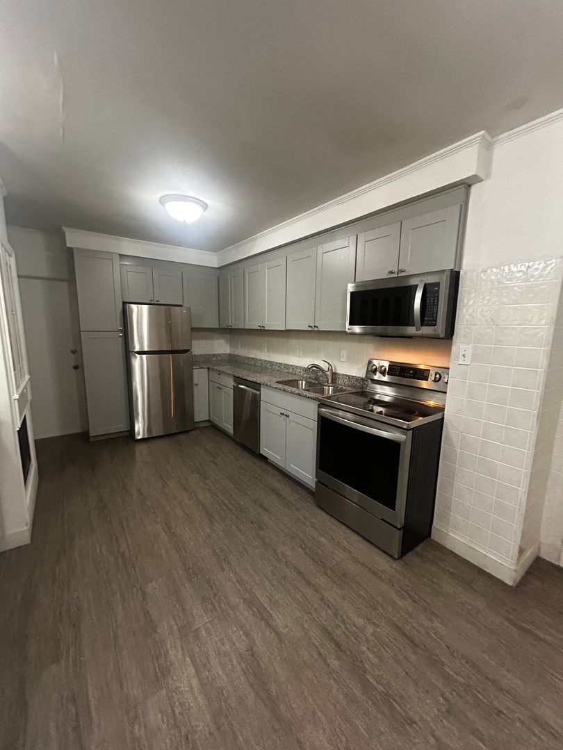 Duluth Apartment: 4729 McCulloch St
