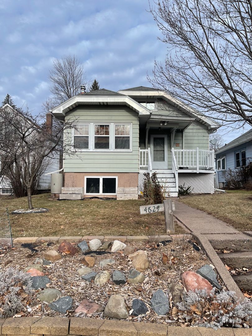Duluth House: 4629 W 6th Street