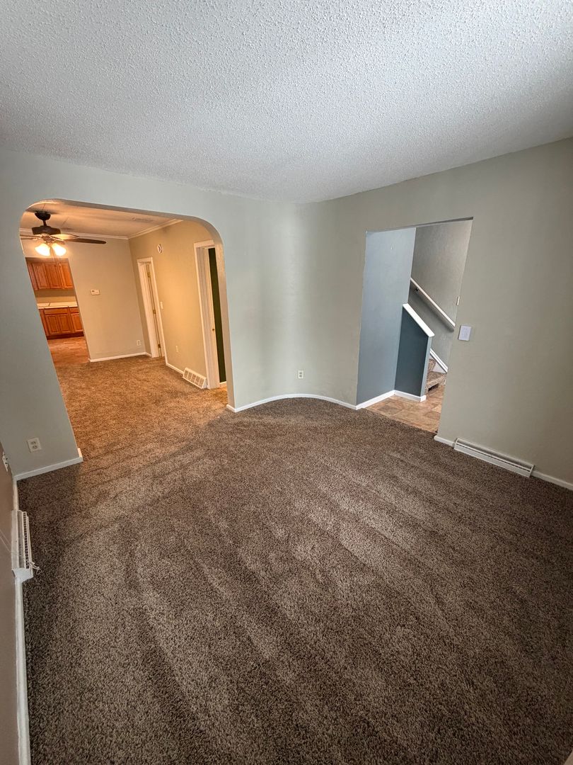 Superior House: 1713 Banks Ave