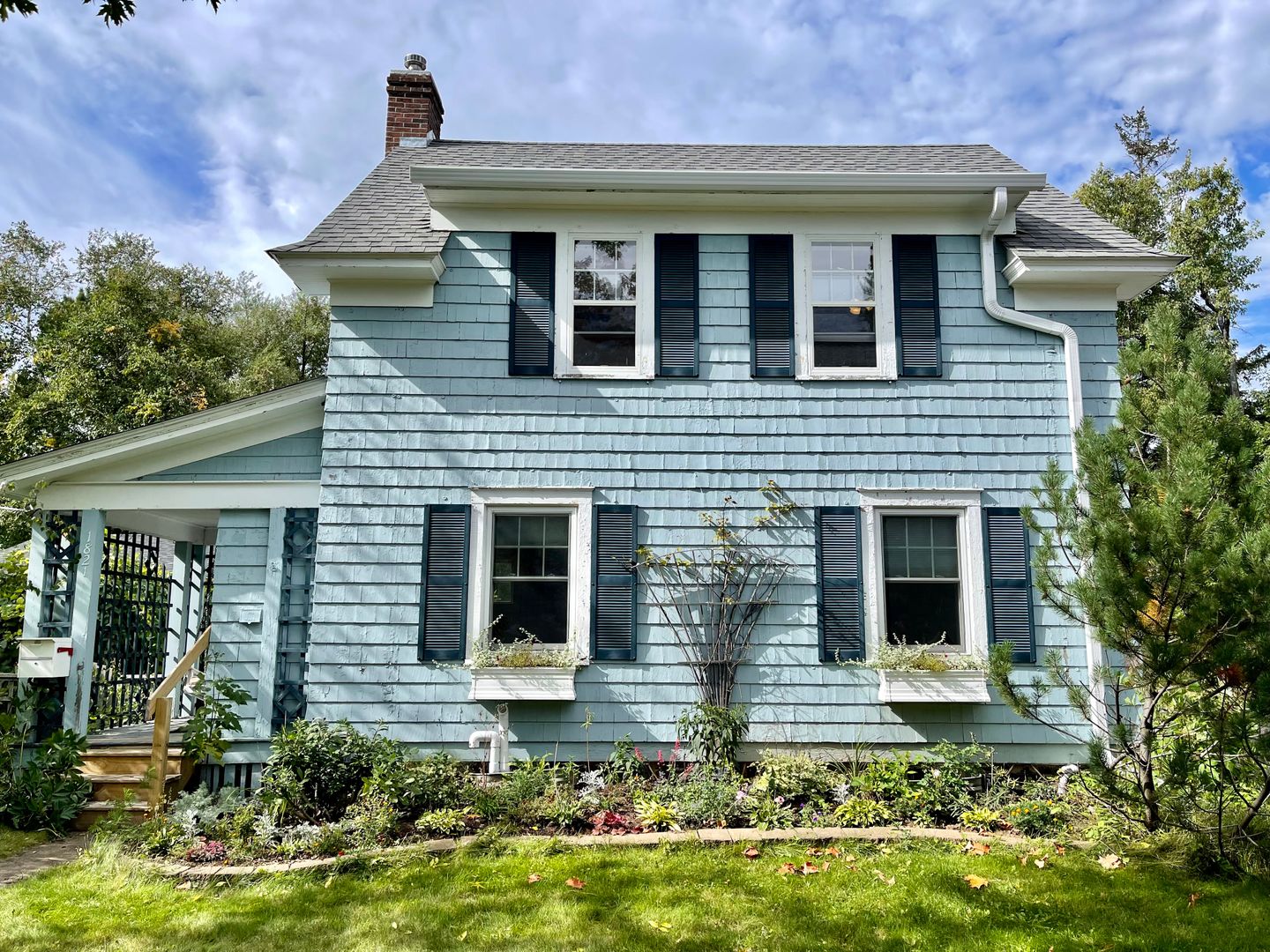 Duluth House: 1821 Wallace Ave