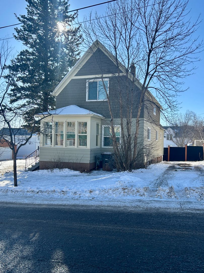 Duluth House: 721 N 7th Ave E