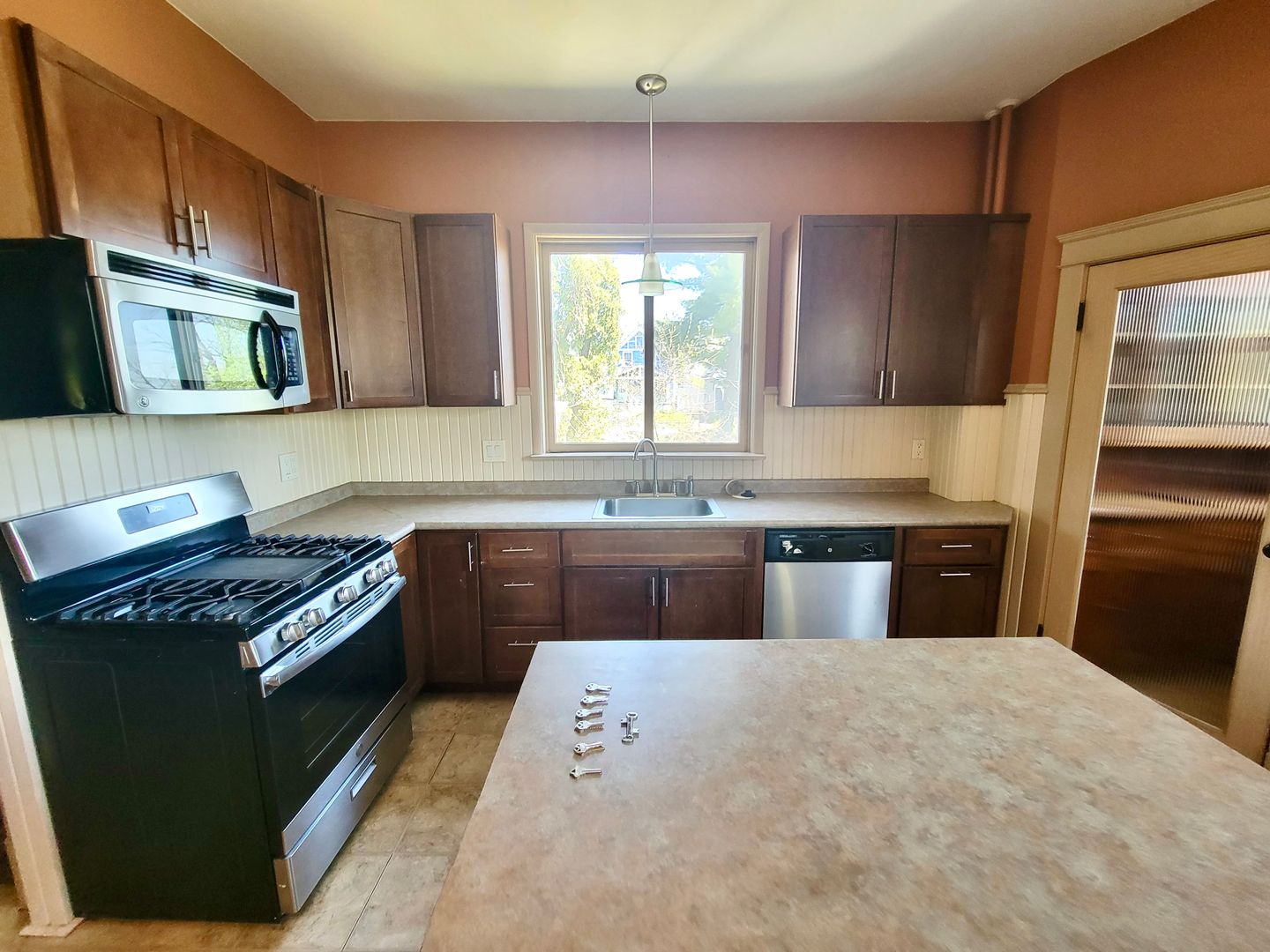 Duluth Apartment: 624 E 6th Street