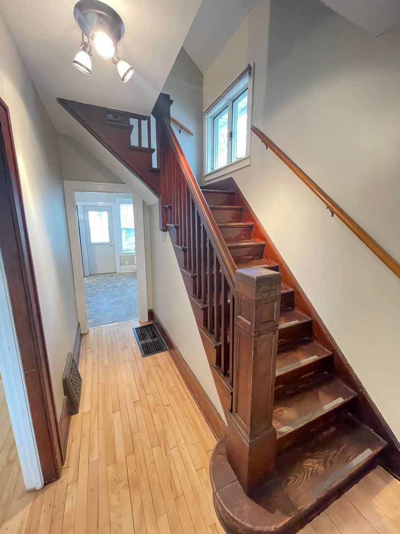 Duluth House: 1315 E 8th St