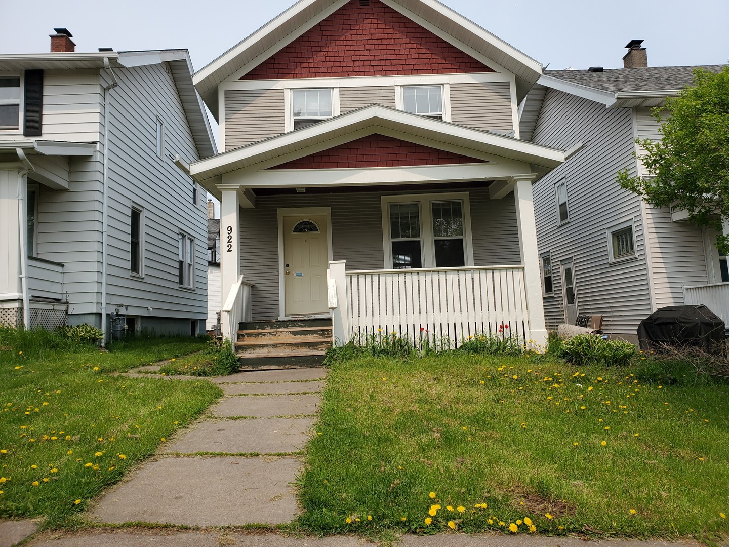 Duluth House: 922 N 13th Ave E