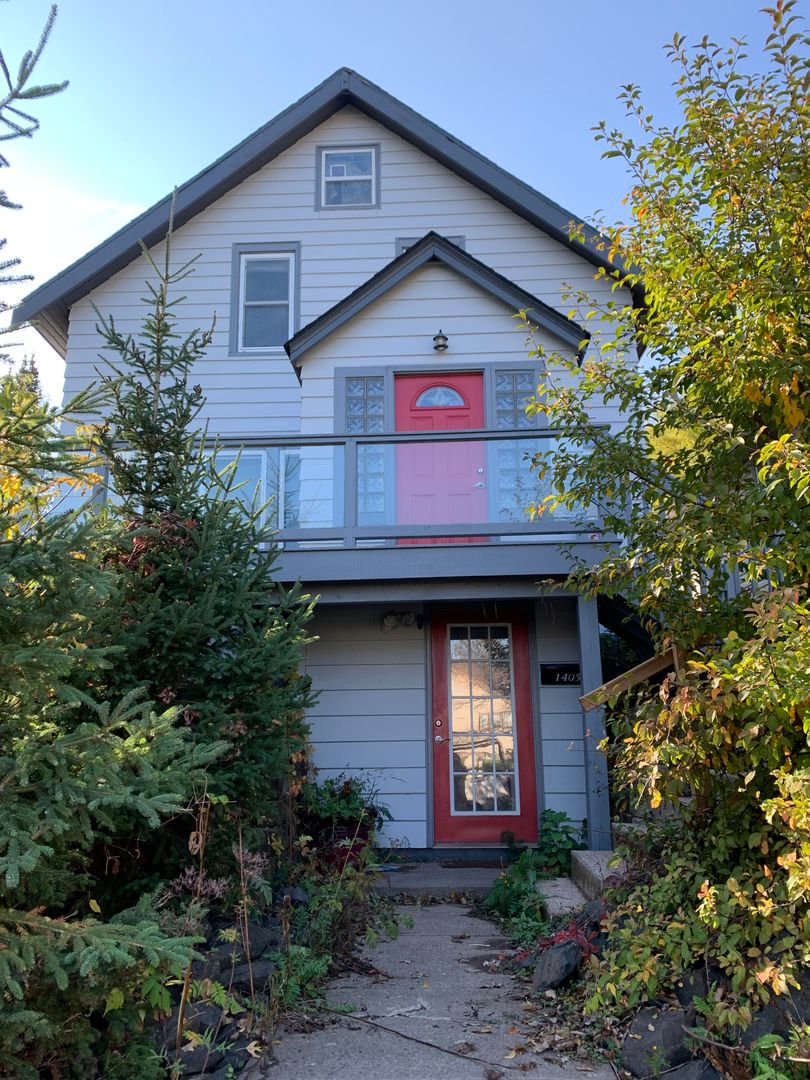 Duluth House: 1405 N 9th Ave E