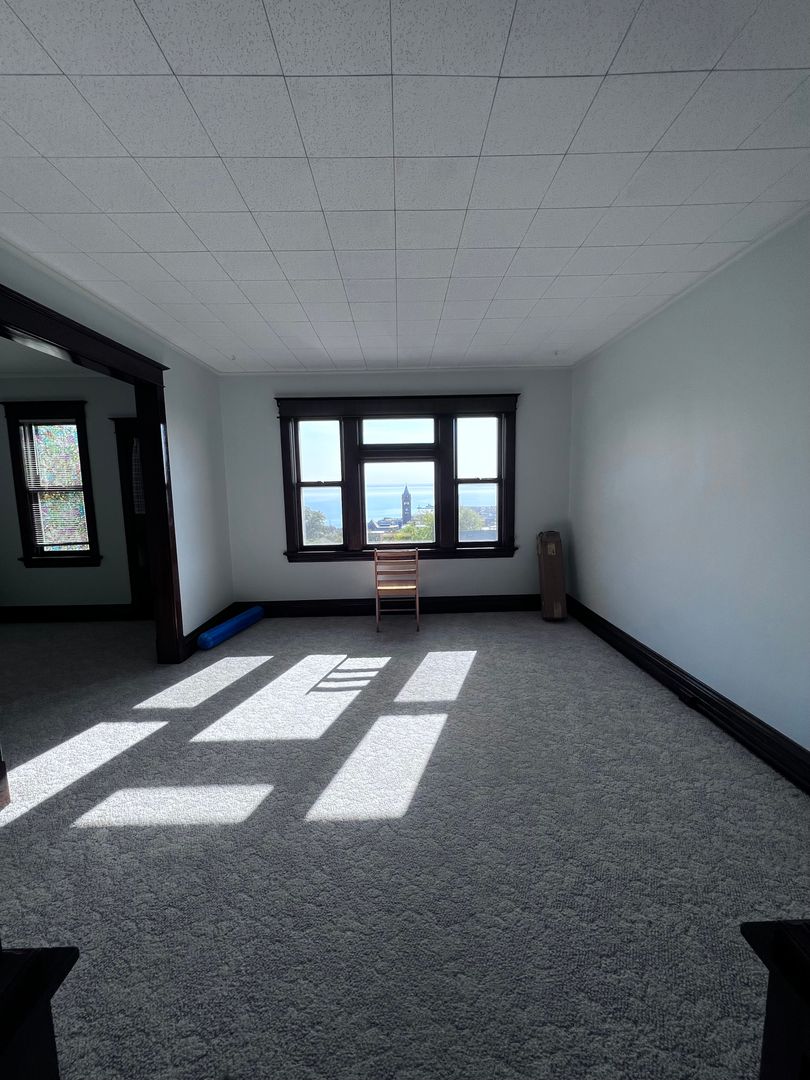 Duluth Apartment: 17 E 6th St