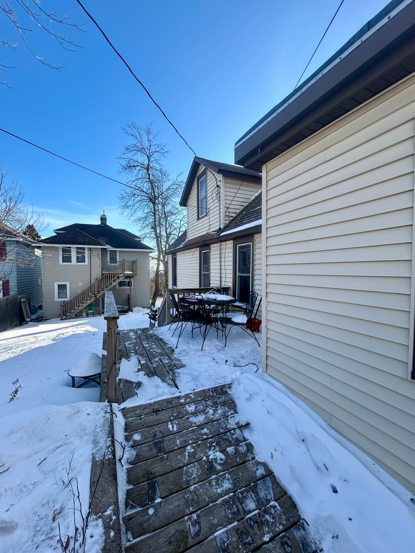 Duluth House: 921 E 8th Street