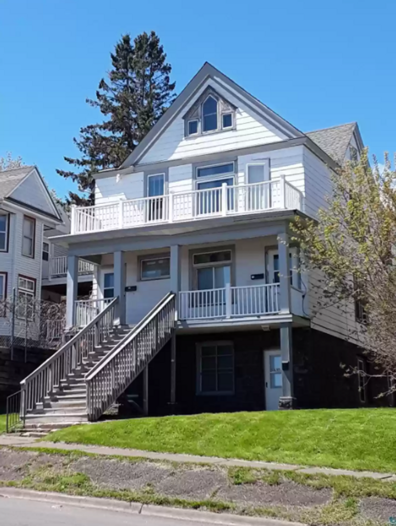 Duluth Apartment: 217 E 7th St