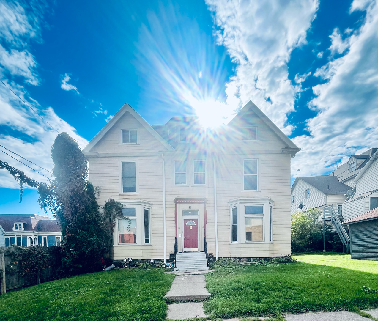 Duluth Apartment: 15-17 N 15th Ave E