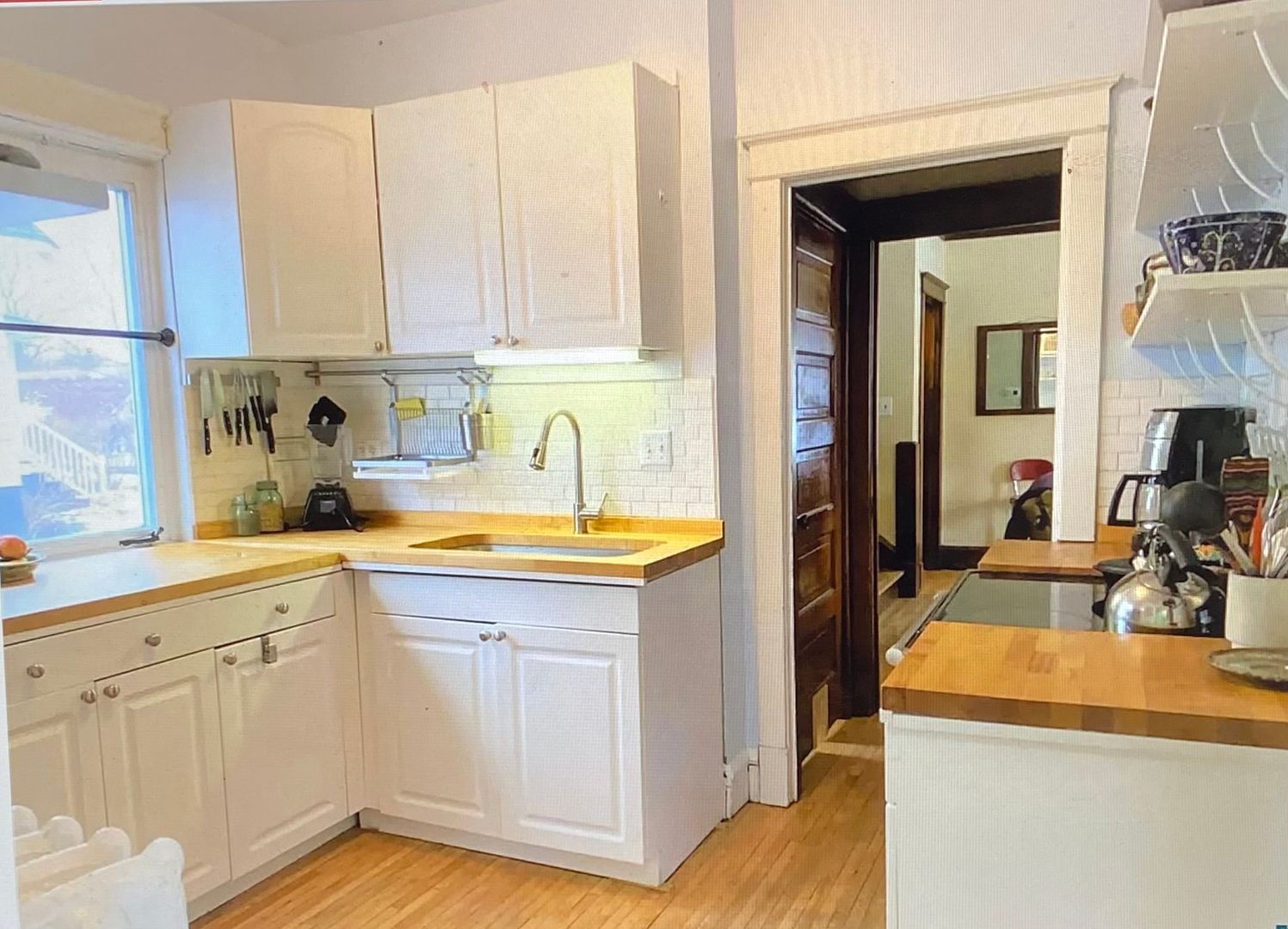 Duluth House: 123 East Winona Street