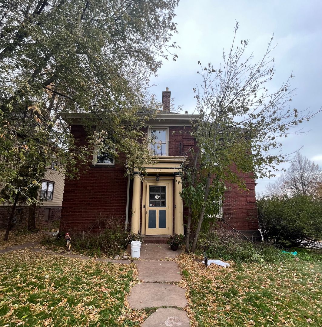 Duluth Apartment: 2002 E 1st Street