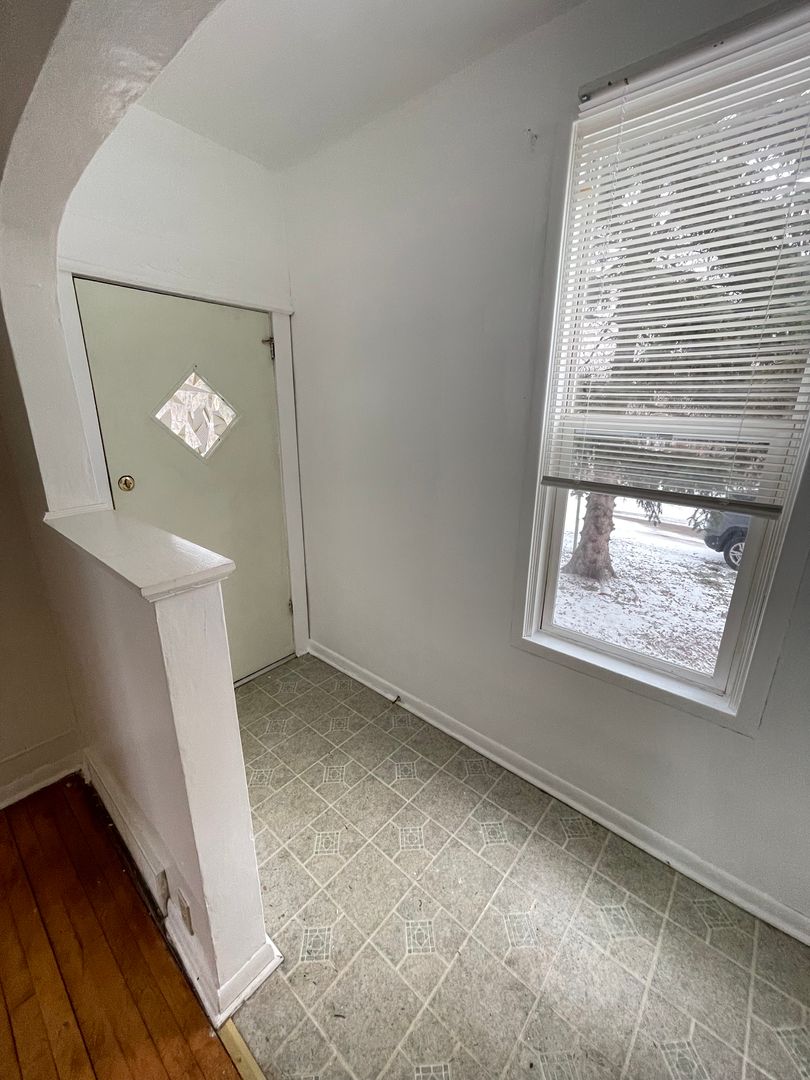 Duluth Apartment: 1302 W 1st St