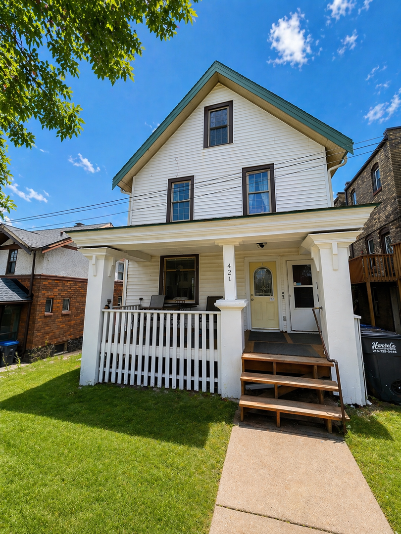 Duluth Apartment: 421 N 18th Ave E