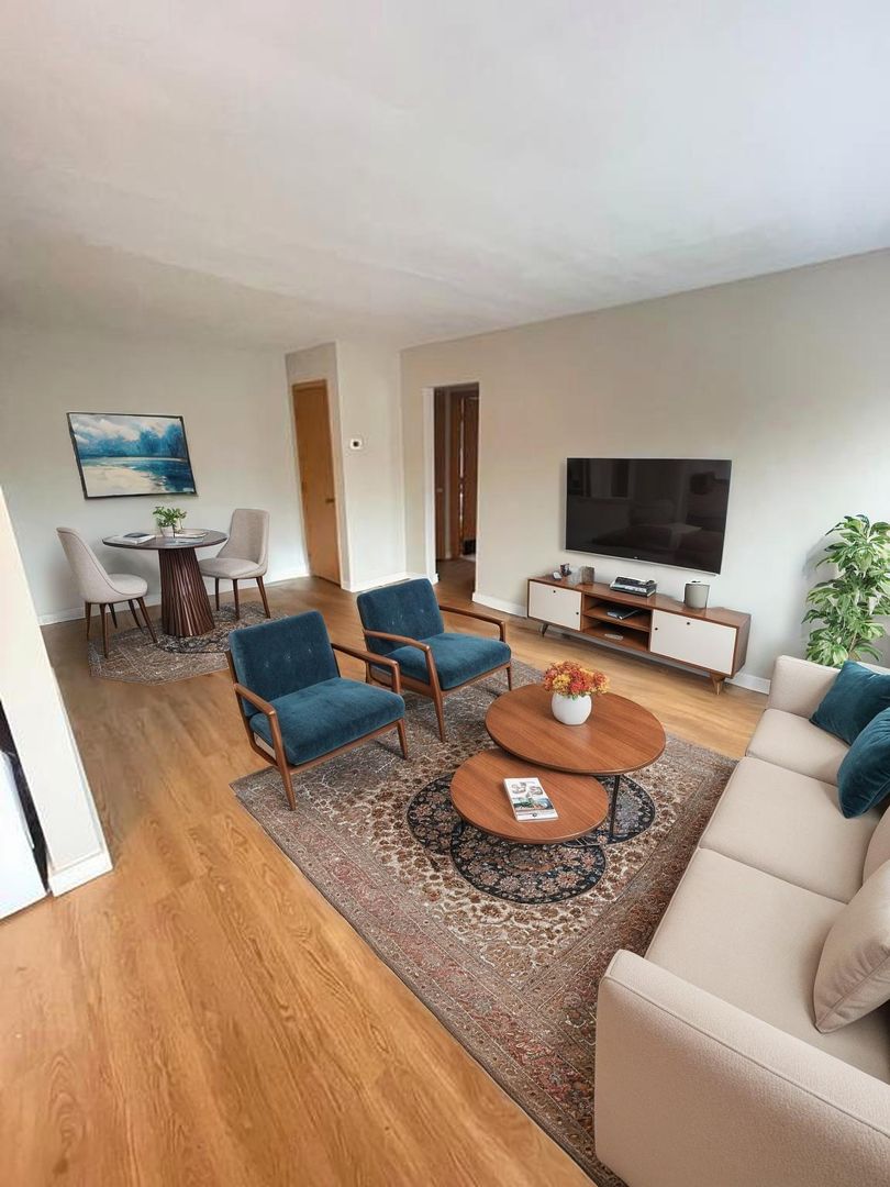 Duluth Apartment: 25 W Redwing St