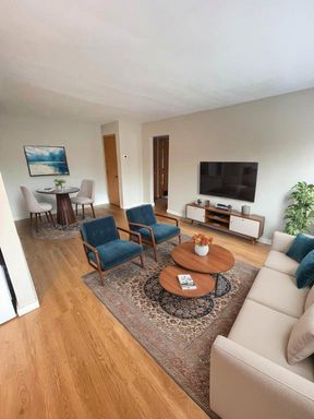 Available Now! - 1 Bed 1 Bath Apartment – photo 1
