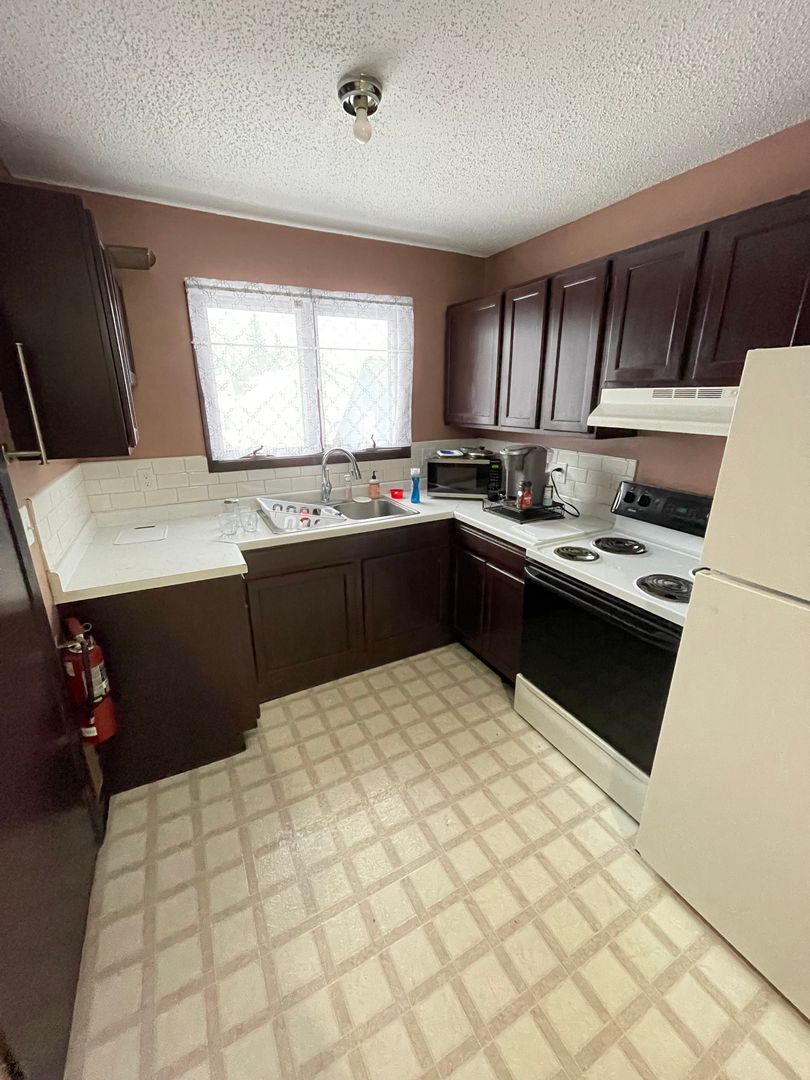 Cloquet Apartment: 102 10th St