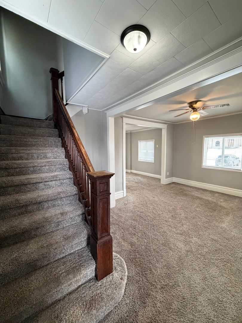 Superior House: 1205 Belknap St