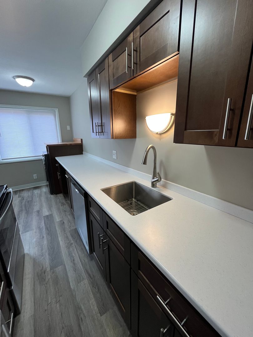 Duluth Apartment: 1807 E 3rd St