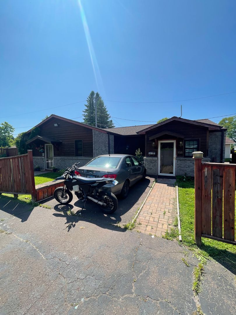 Superior Apartment: 1511-1513 Logan Ave