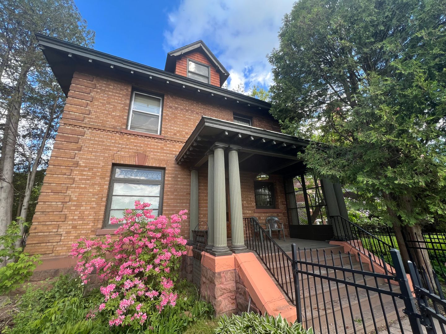 Duluth Apartment: 1621 E Superior St -2B