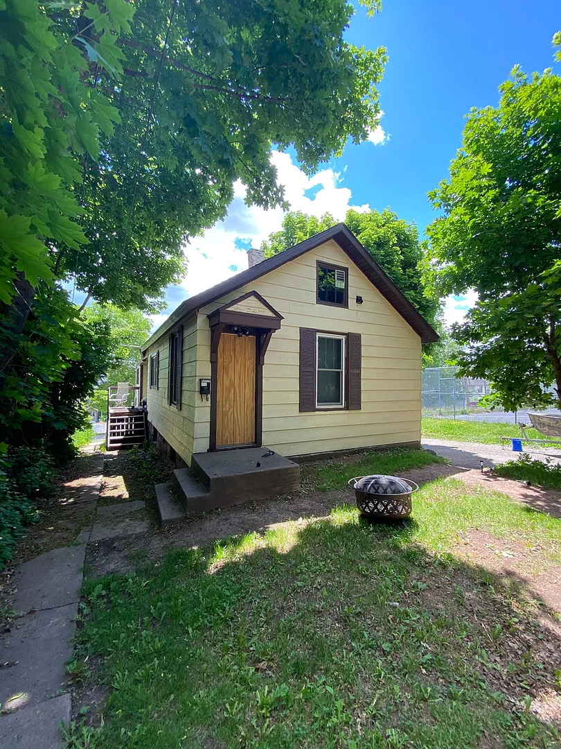 Duluth Apartment: 918 - 922 E 5th St